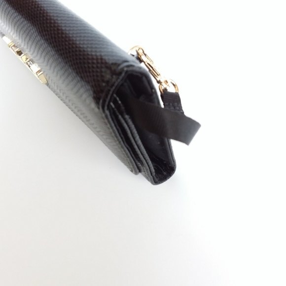 New Tahari | Black Textured Tri-Fold Wallet - Picture 8 of 9